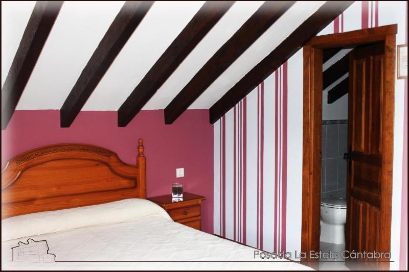 Double or Twin Room image 4
