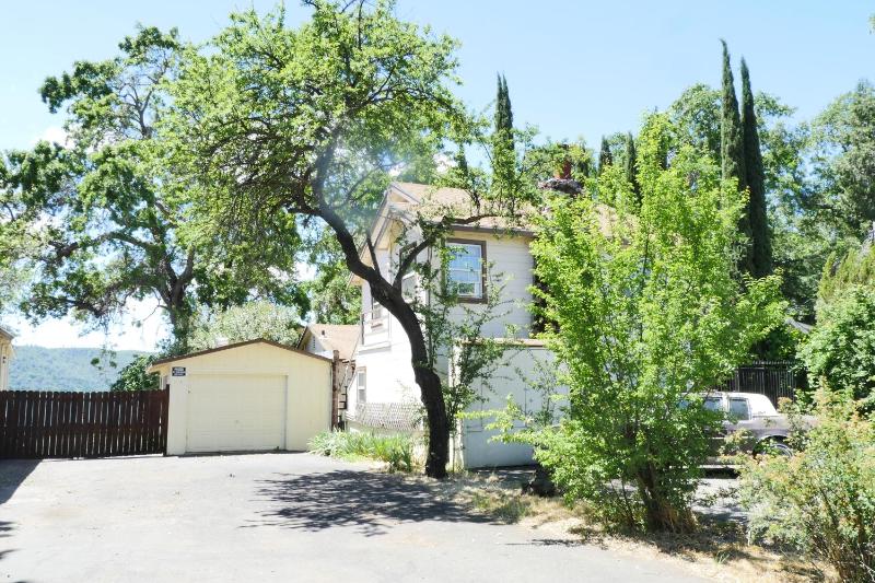 Two-Bedroom House image 1