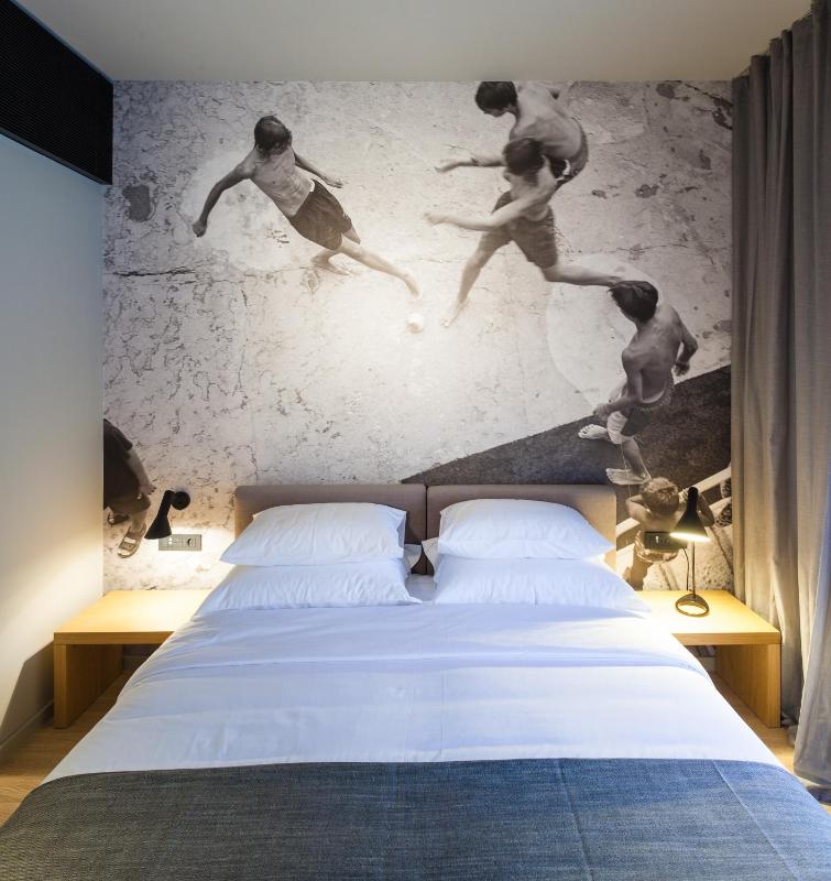 One-Bedroom Apartment with Balcony image 1