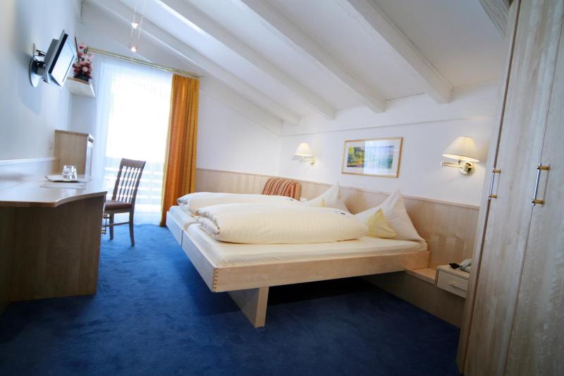 Double Room with south-facing Balcony image 3