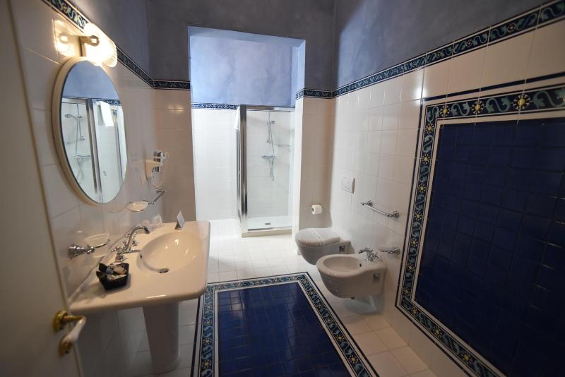 Superior Double Room image 3