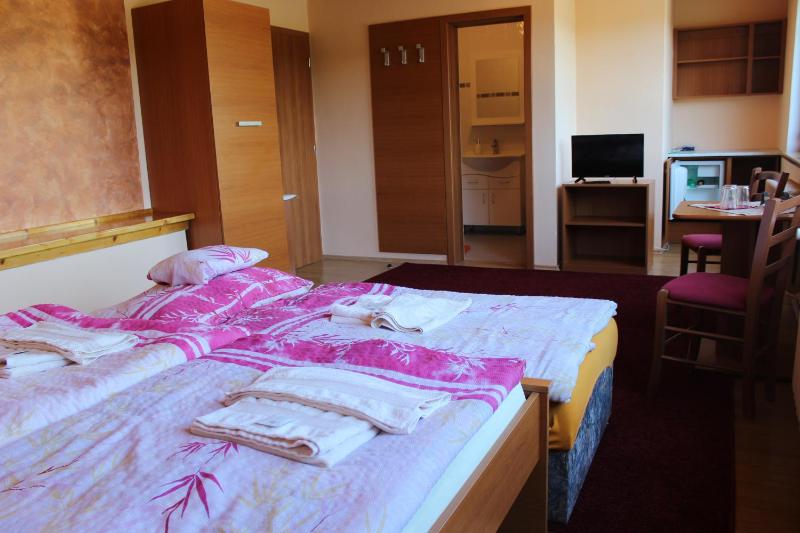 Comfort Triple Room with Bath #6 image 2