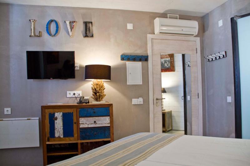 Double or Twin Room image 3