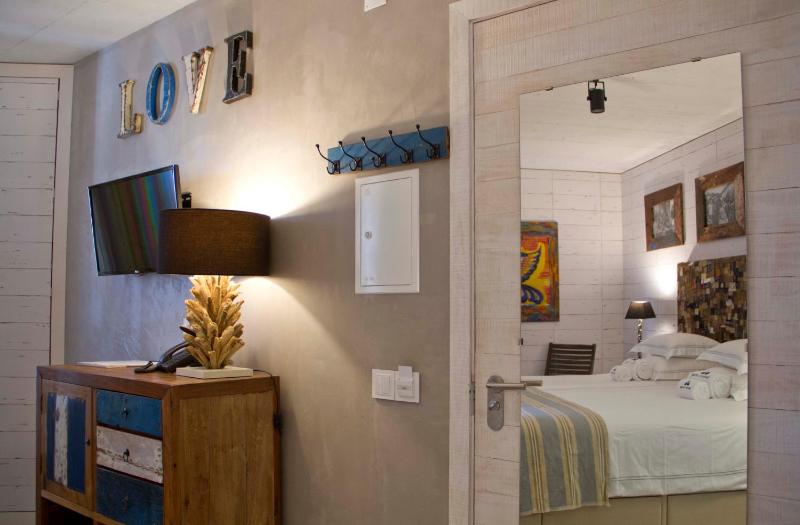 Double or Twin Room image 4