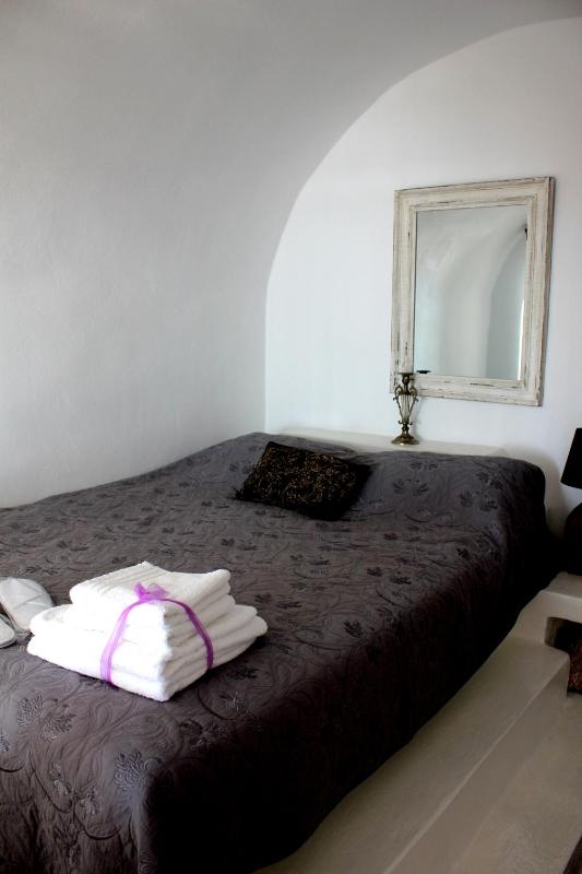 Double Room with Caldera View - No Private Balcony image 4