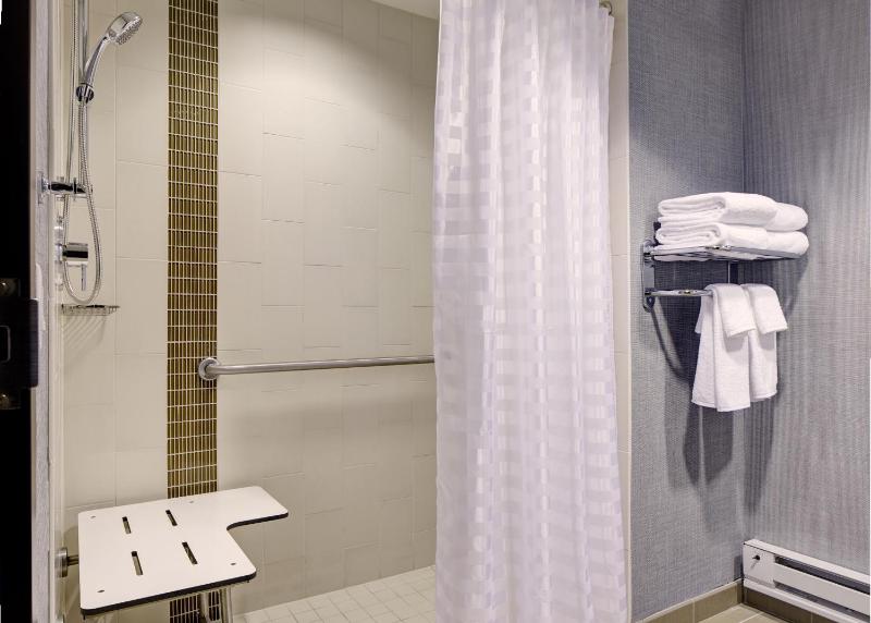 King Room with Shower - Disability Access image 4