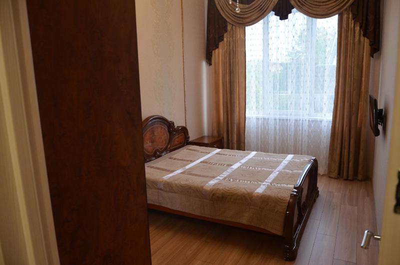 One-Bedroom Apartment image 1