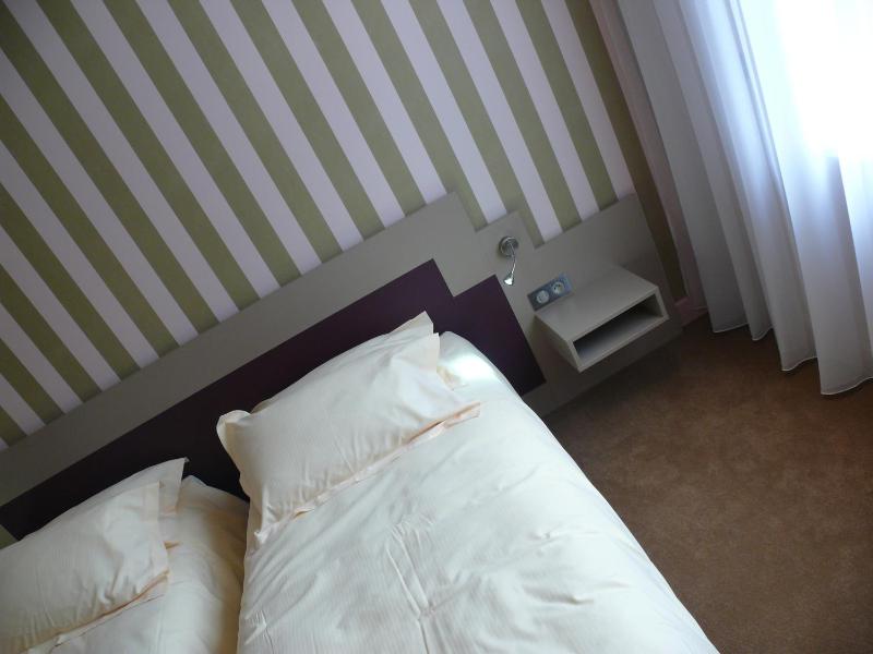 Comfort Twin Room image 4