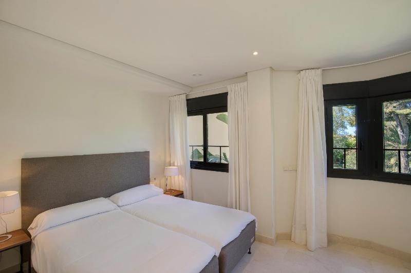 Four-Bedroom Apartment with terrace & parking  image 3