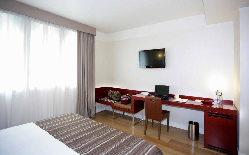 Double Room with Extra Bed image 4