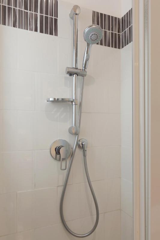 Single Room with Private Bathroom image 2