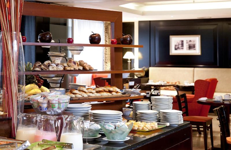 Savoy Hotel - image 3