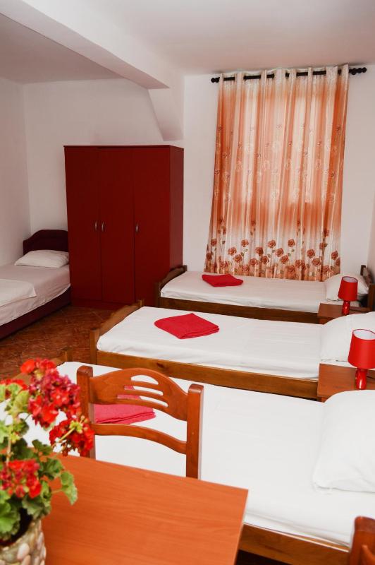 One-Bedroom Apartment (4 Adults) image 3