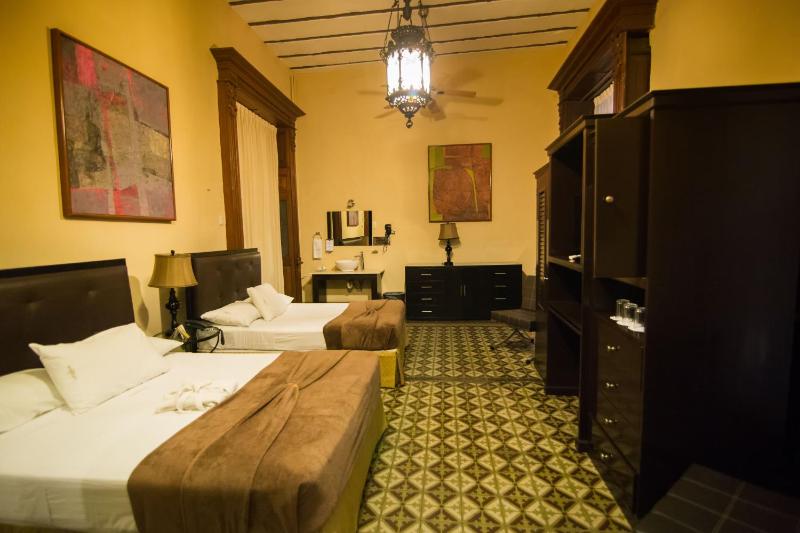 El Gran Hotel - image 11