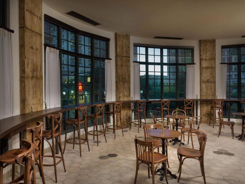 Hotel Valencia Riverwalk - image 4