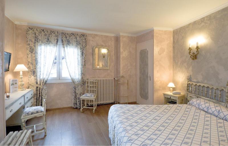Double Room image 1