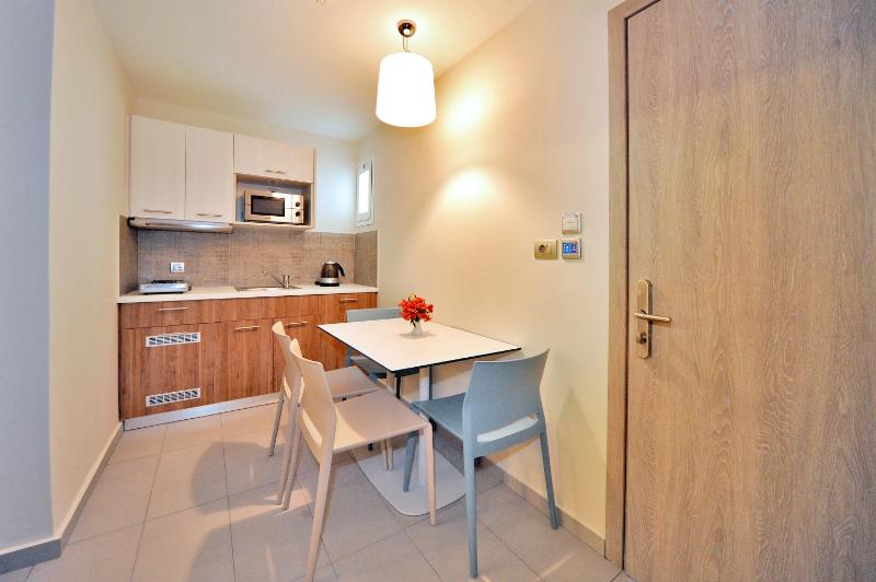Astron Suites & Apartments - image 15