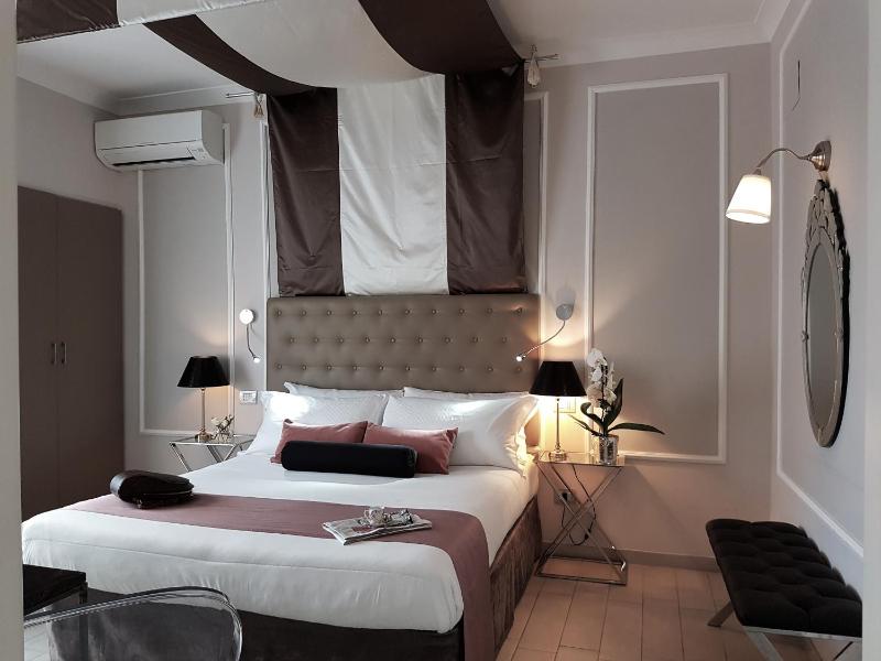 Superior Double Room image 2