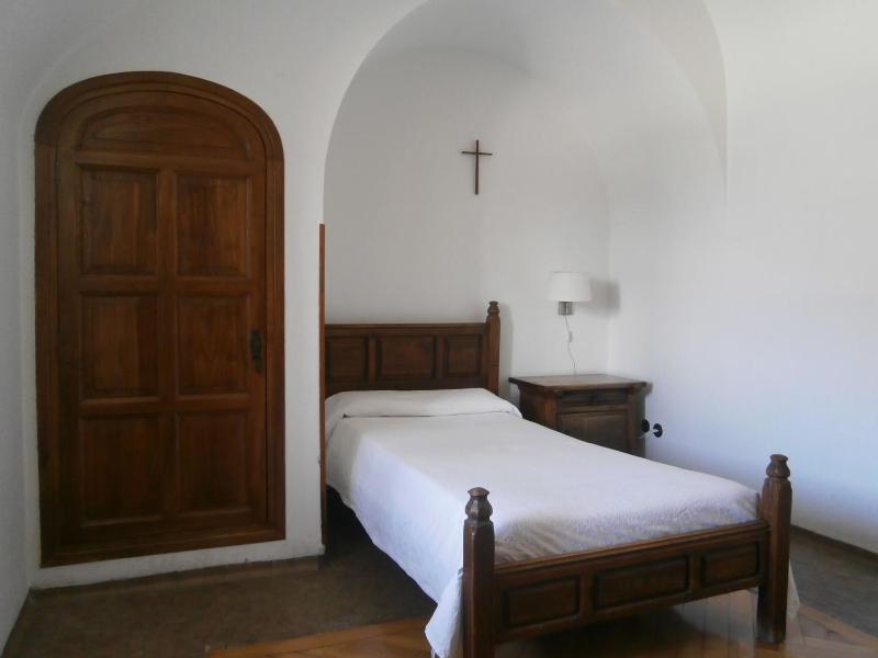 Standard Single Room image 4