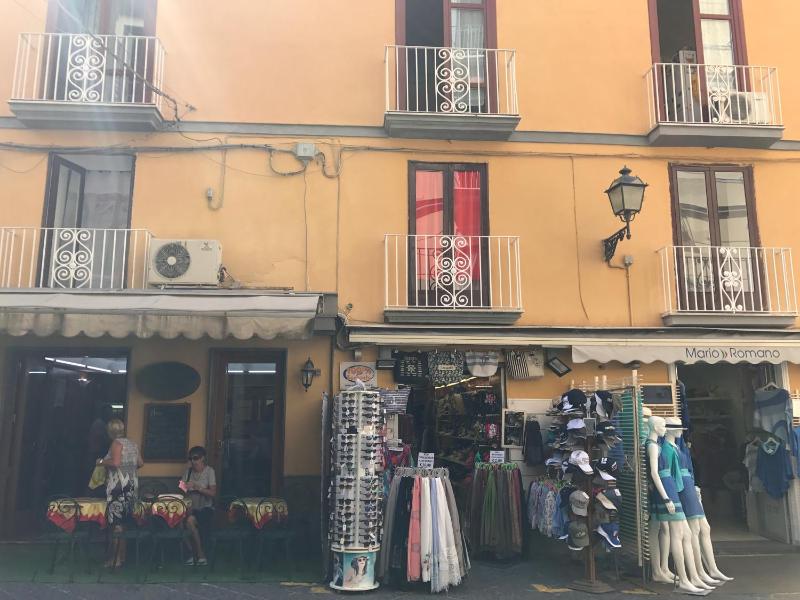 Sorrento Deluxe B&B - image 19