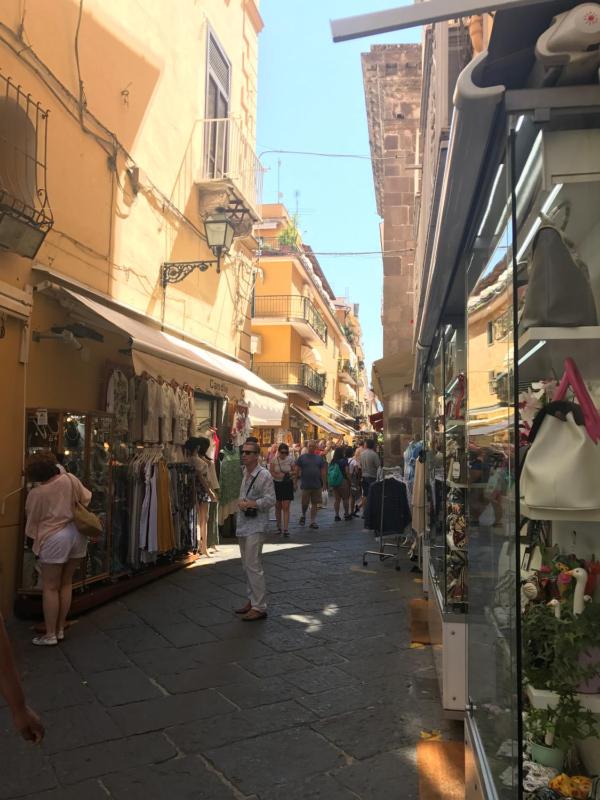 Sorrento Deluxe B&B - image 1
