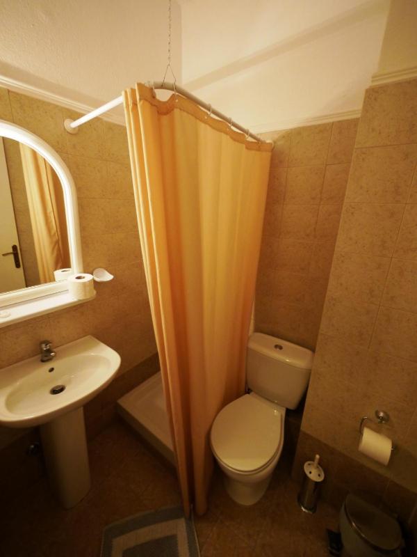 Quadruple Room image 2