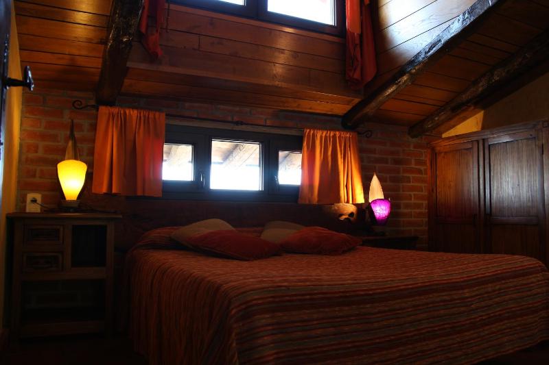 One-Bedroom Apartment image 2