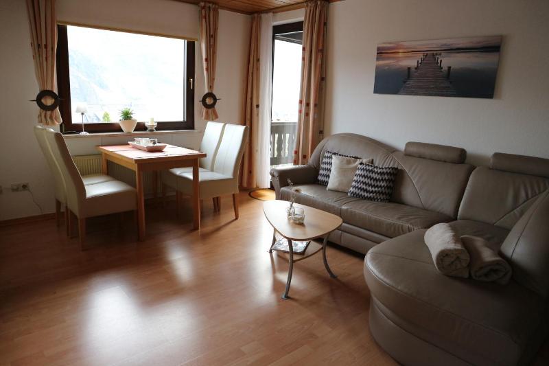 One-Bedroom Apartment image 3