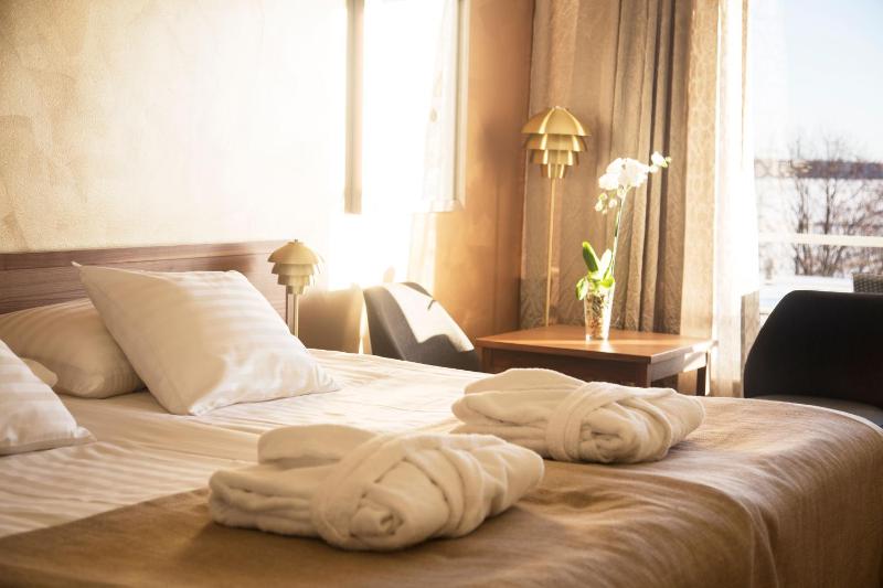 Superior Double Room with Sea View image 3