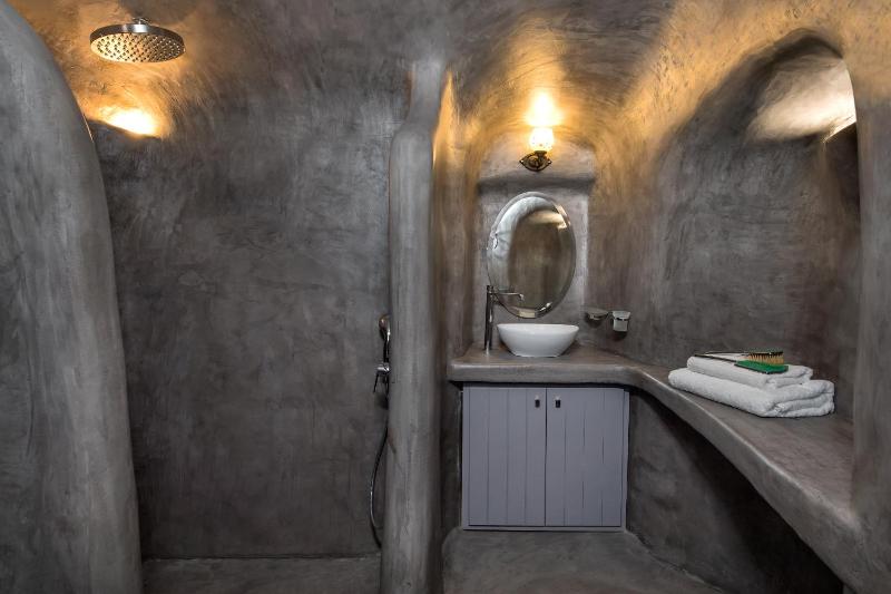 Aerie House - image 48