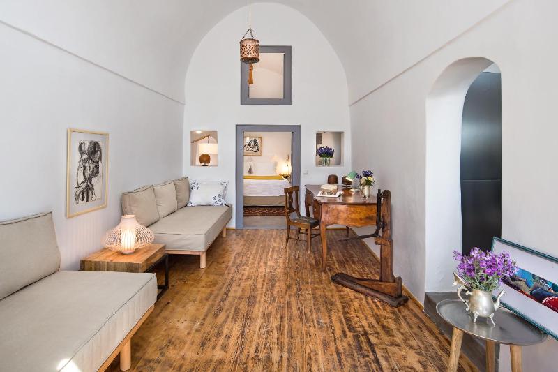 Aerie House - image 4