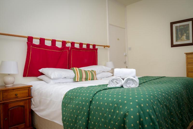 Standard Double or Twin Room image 4