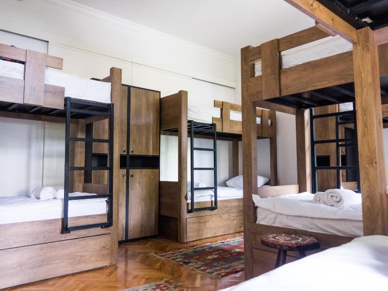 Bed in 10-Bed Mixed Dormitory Room image 2