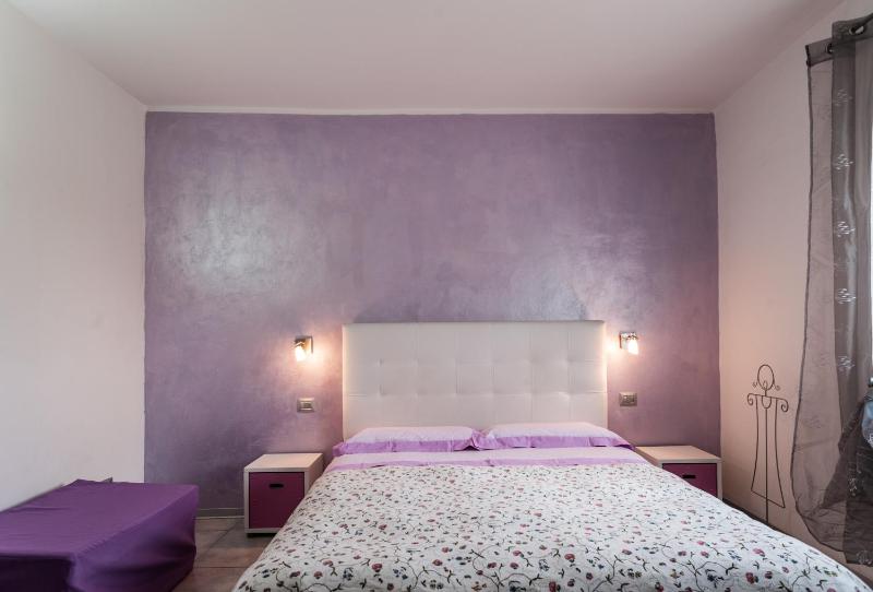One-Bedroom Apartment image 4