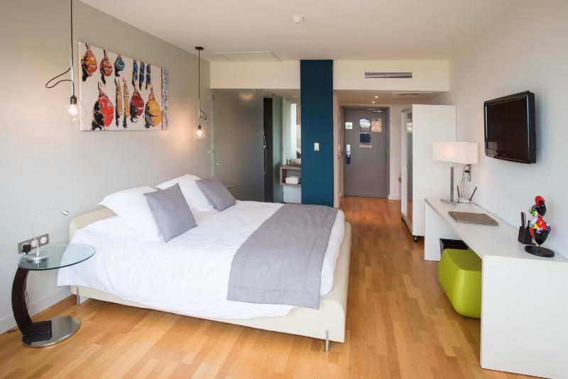 Deluxe Double Room with Panoramic Ocean View image 1
