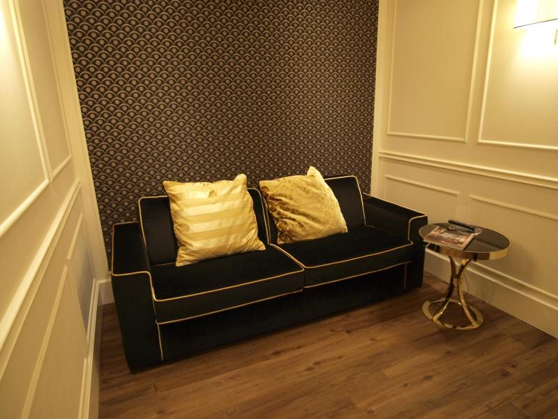One-Bedroom Apartment (4 Adults) - Separate Building image 2