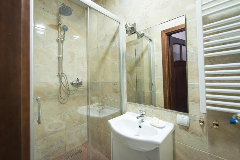 Standard Double Room image 4