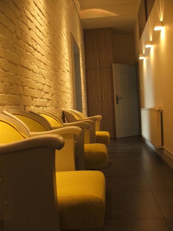 Superior Family Room image 2