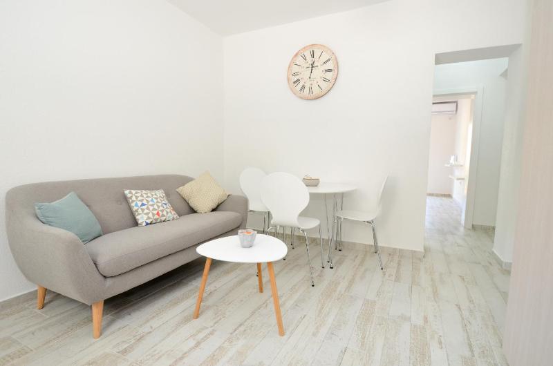 Bay View Apartments - image 16