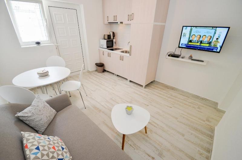Bay View Apartments - image 11