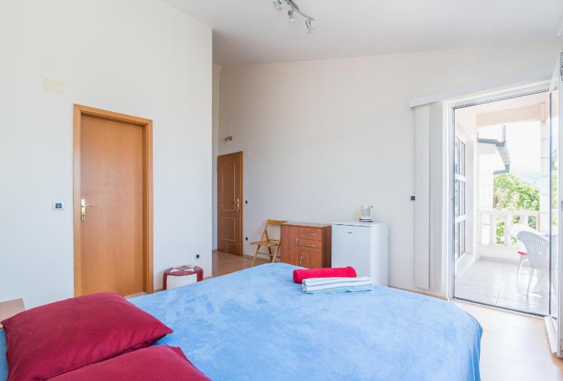 Double Room image 4