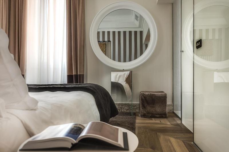 Executive Double Room image 4