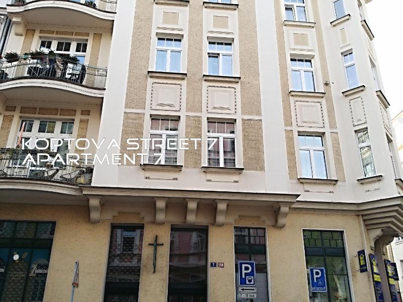 Holiday Apartments - image 38