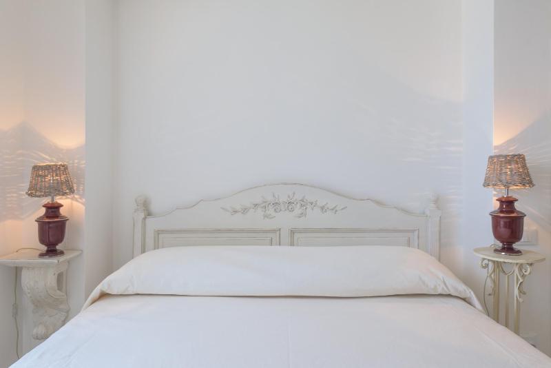 Small Double Room image 3