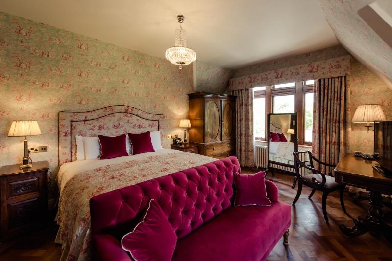 Signature Double – Manor House image 2