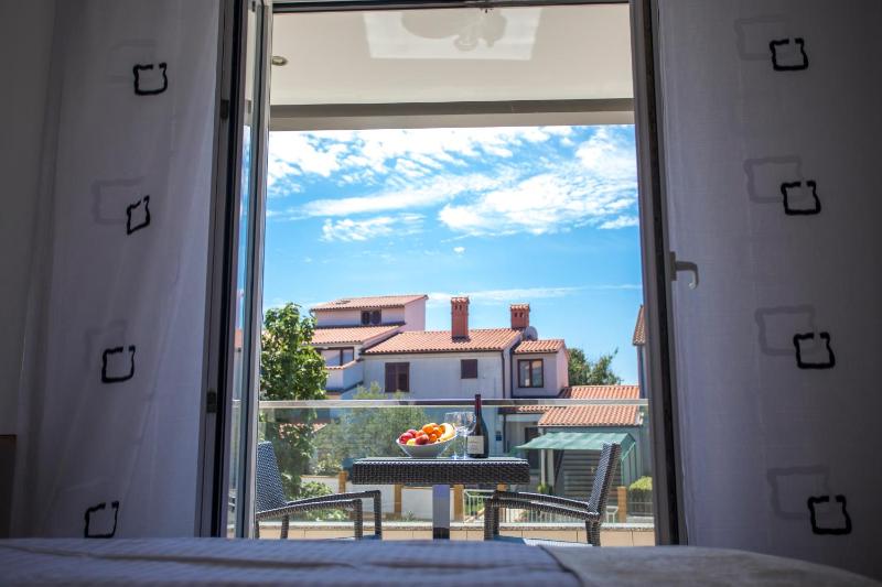 Studio with Garden View image 1