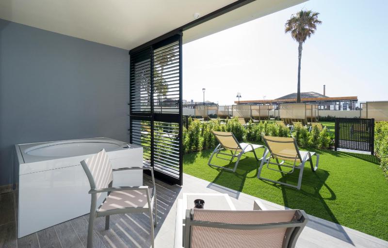 Junior Suite with Sea View (2 Adults + 2 Children) image 3
