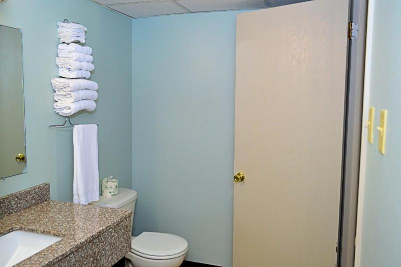 Deluxe Quadruple Room - Non-Smoking image 2