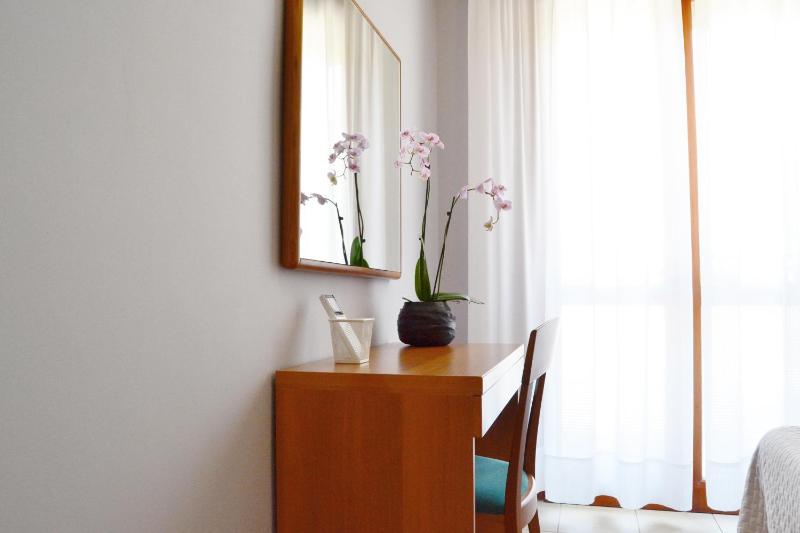 Quadruple Room image 4