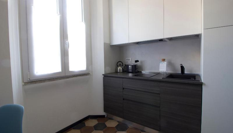 One-Bedroom Apartment image 4